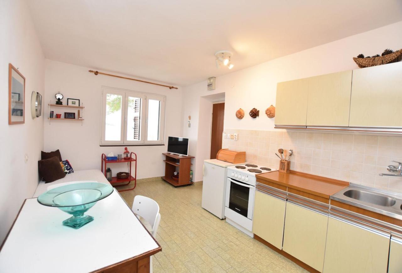 Apartments Ziva Примоштен Екстер'єр фото