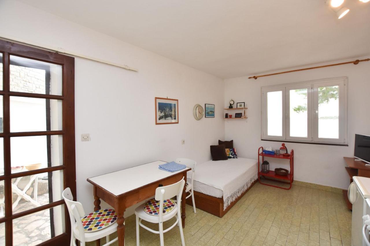 Apartments Ziva Примоштен Екстер'єр фото