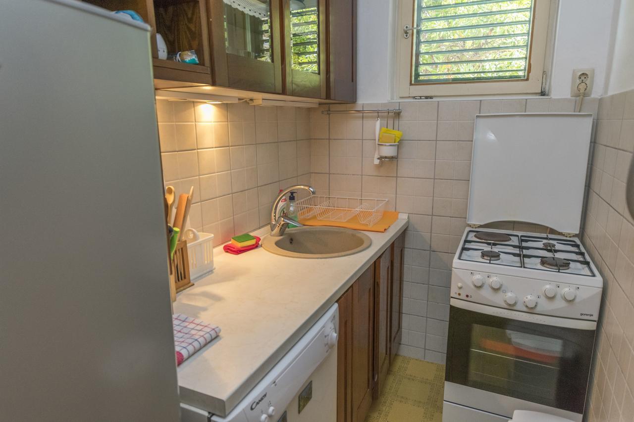Apartments Ziva Примоштен Екстер'єр фото