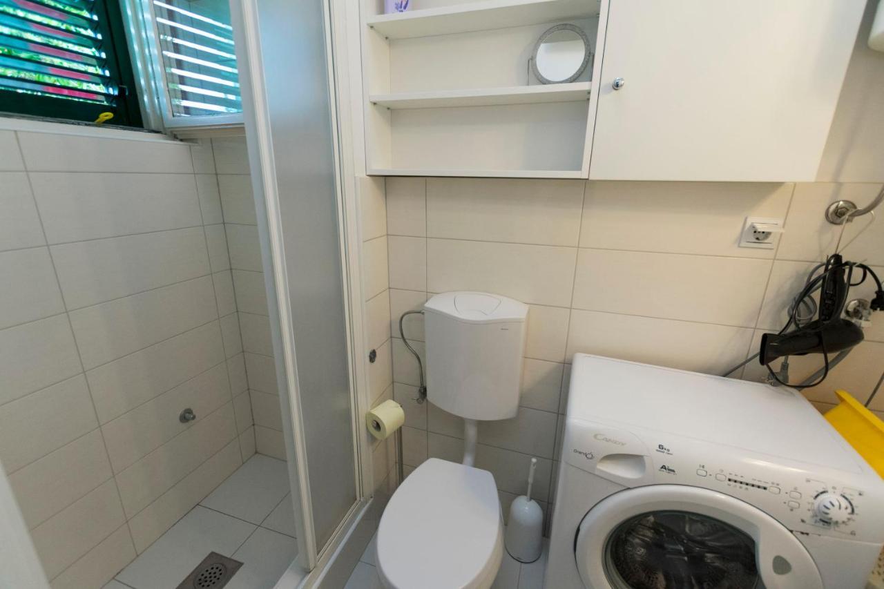 Apartments Ziva Примоштен Екстер'єр фото